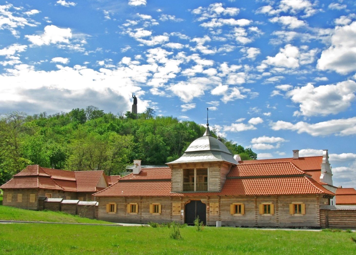 Bohdan Khmelnytskyi’s residence and Mount Zamkova