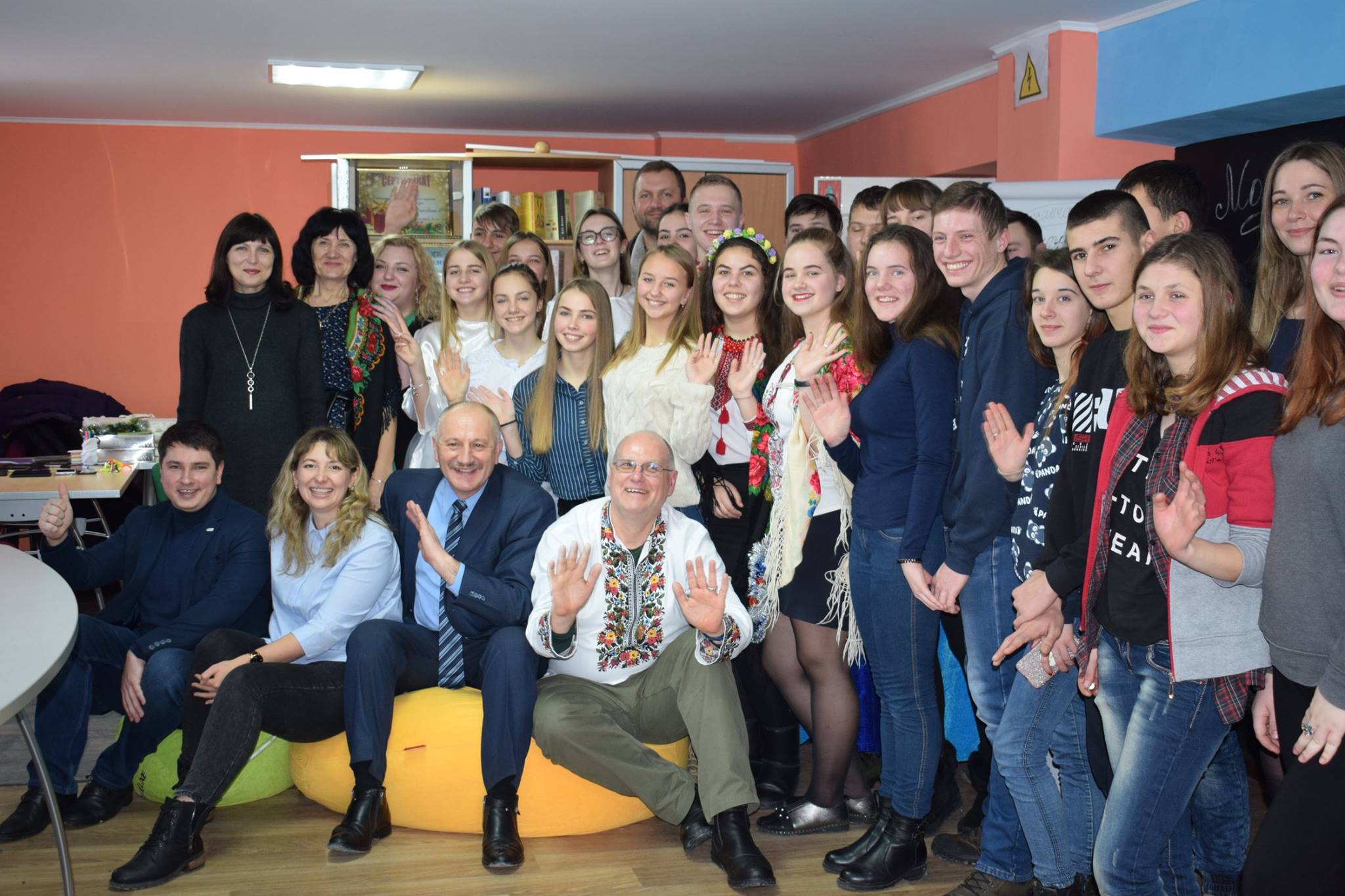 Youth Council members together with the Settlement Head and the DOBRE programme team